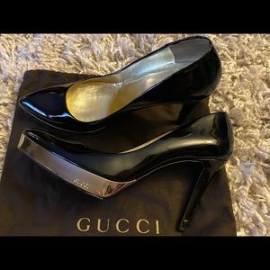 Tom Ford for Gucci black heels with gold Gucci engraved base.